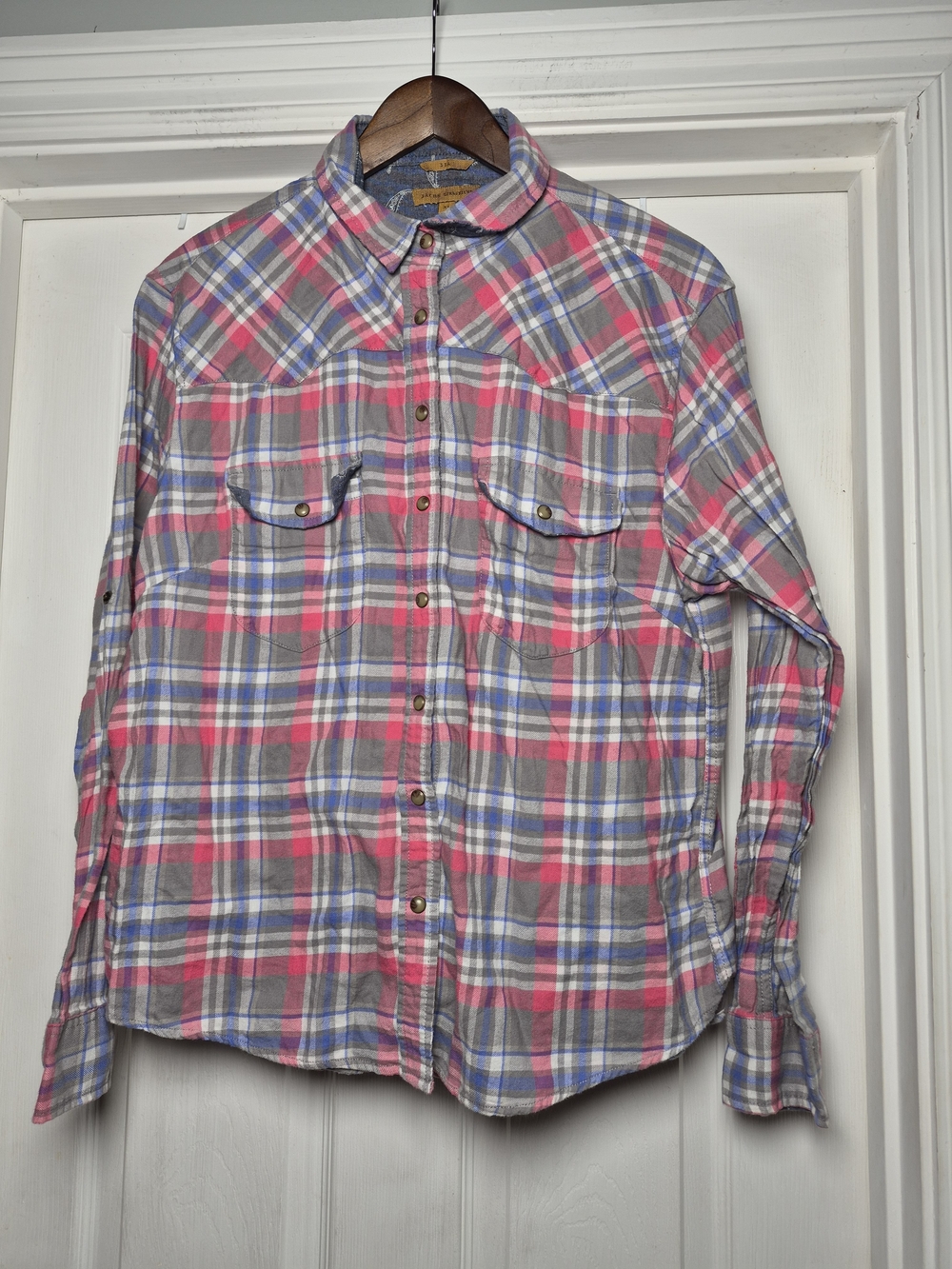 Jachs Girlfriend Plaid Button-Up Shirt in Pink and Gray Flannel Xl